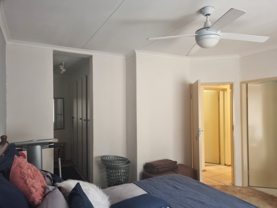 4 Bedroom Property for Sale in Geelhoutpark North West